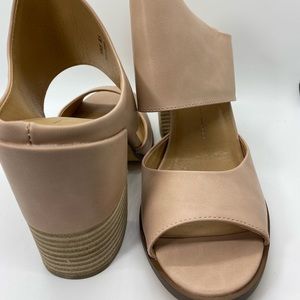 Women’s Moderate Shoes